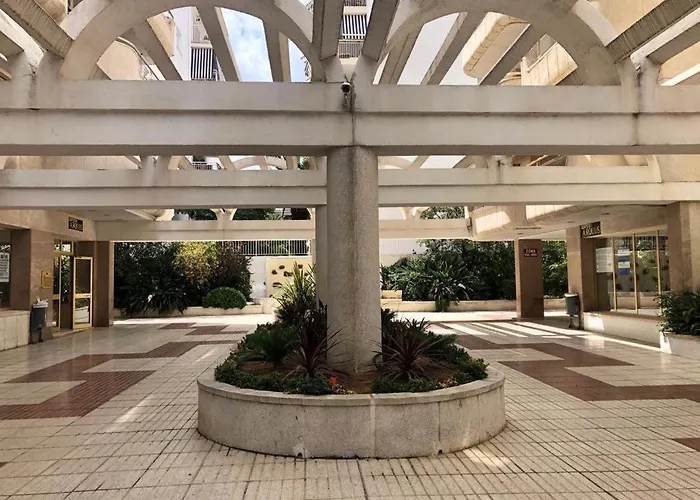 아파트 Centrico Con Piscina 살루